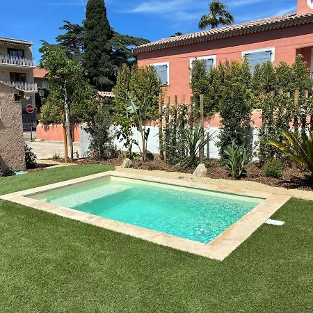 à Portissol, Piscine, Et Port à Pied Hébergement de vacances Sanary-sur-Mer